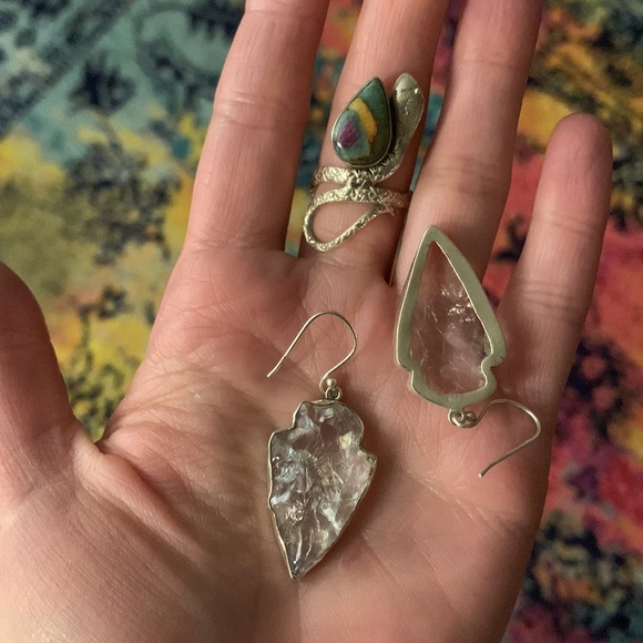 925s Angel Aura Quartz Arrowhead Earrings & Snake Ring - Picture 6 of 17